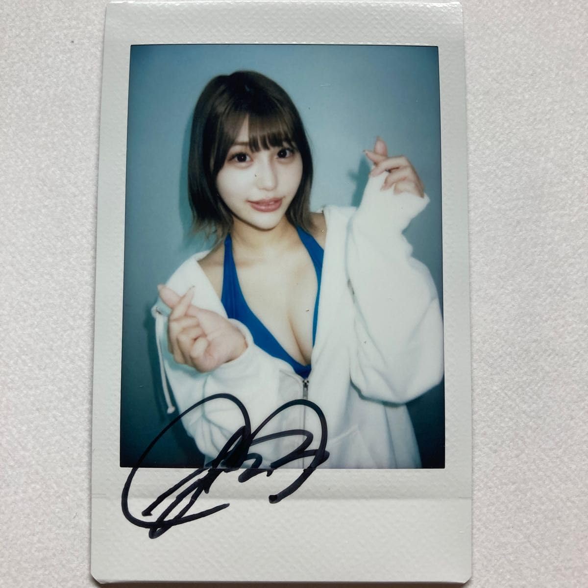 Amazon.co.jp: 唯井まひろ 直筆サイン入り チェキセット : おもちゃ